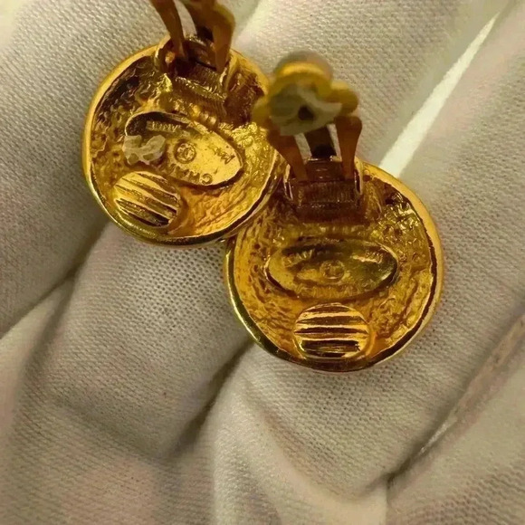 CHANEL Gold Plated Clip-On Chain Dangle/Button Earrings Vintage - Picture 9 of 9
